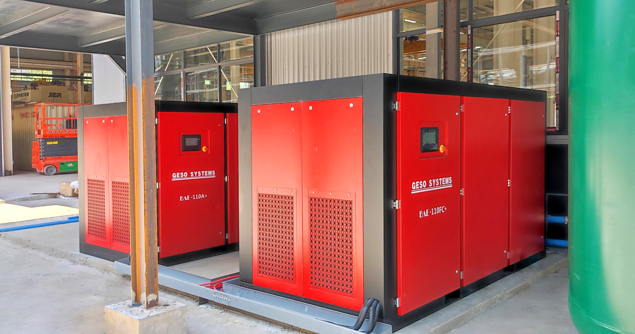 Zračni kompresorji pomagajo petrokemični industriji doseči učinkovito proizvodnjo in varno delovanje.